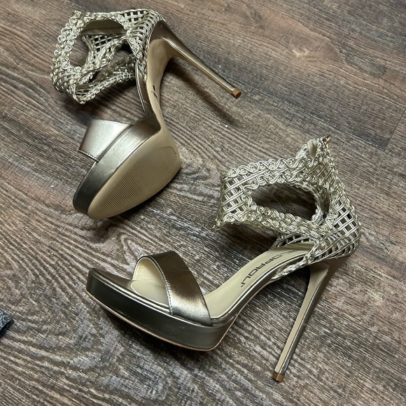 Giancarlo Paoli 9.5 NWOT ultra lux Gold with tiny silver hue stilettos - Picture 2 of 15